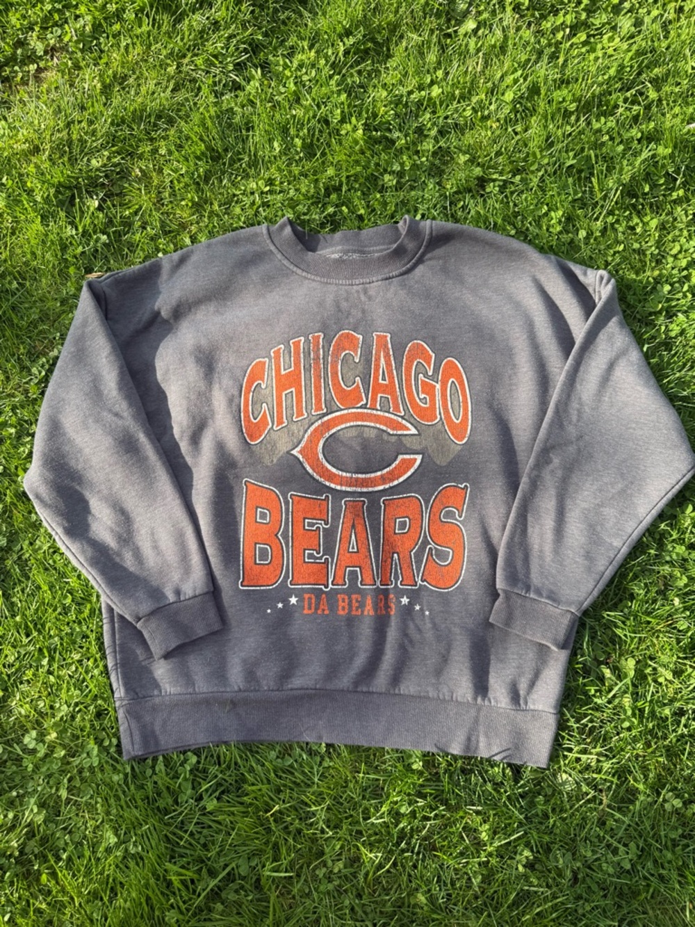 Chicago Bears Gray Crewneck Sweatshirt – Vintage Team Graphic